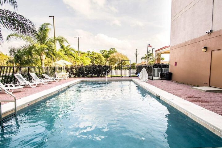 Pool 31 of 42