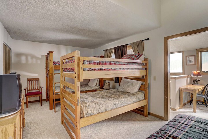 Room 5 of 50