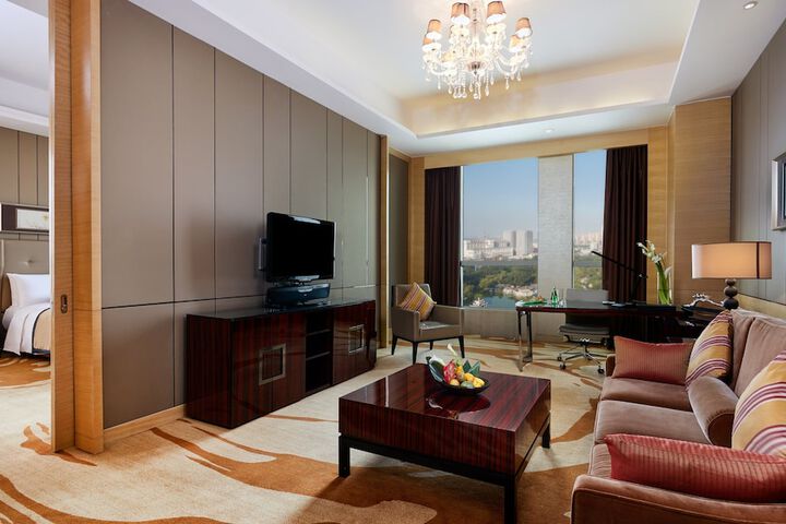 Room 8 of 63