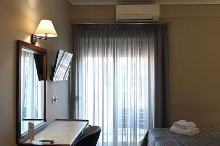 Room 10 of 50
