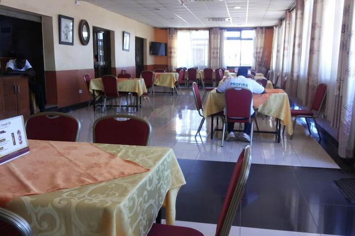 Dining 47 of 60