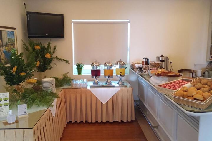 Dining 58 of 105