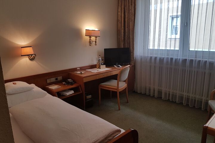 Room 18 of 67