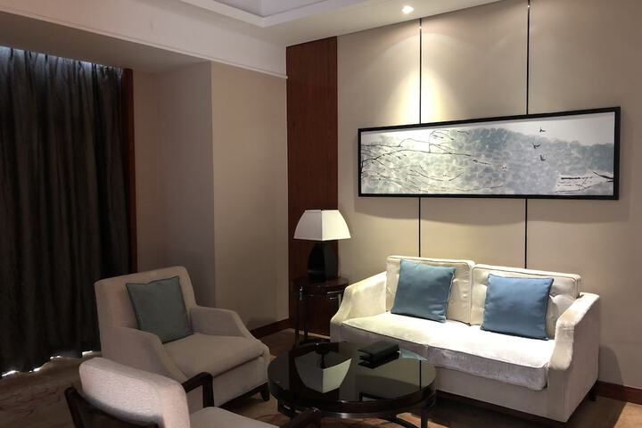 Room 10 of 65