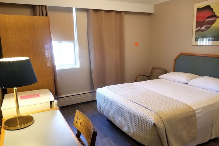 Room 20 of 38