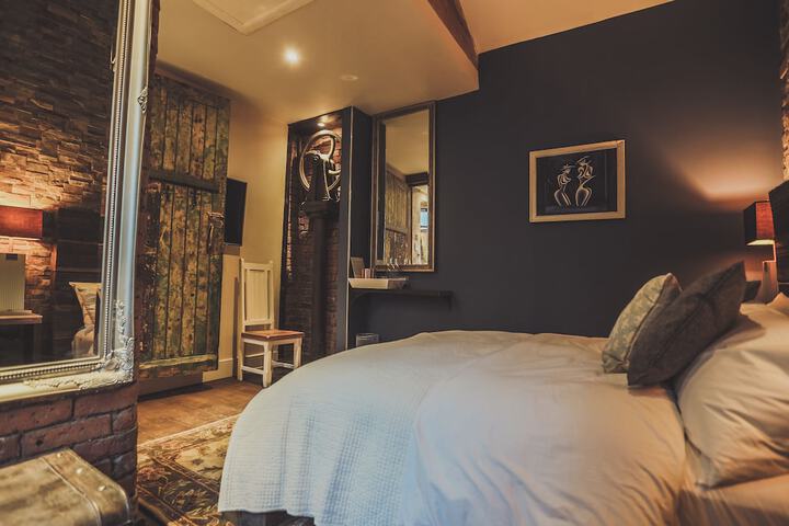 Room 3 of 42