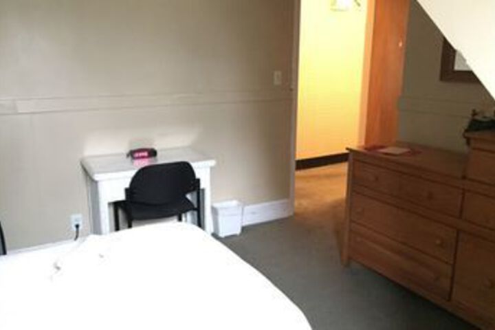 Room 40 of 48