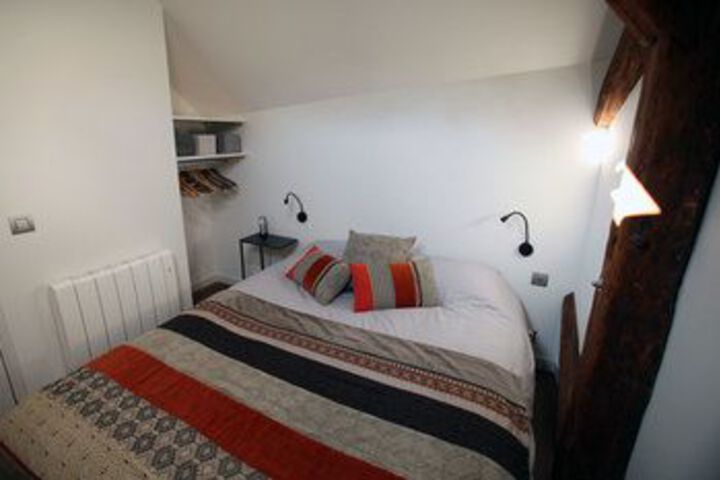 Room 6 of 17