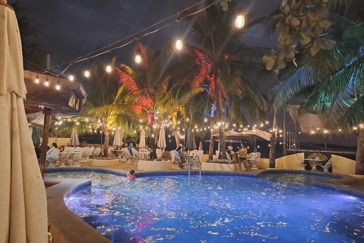 Pool 44 of 52