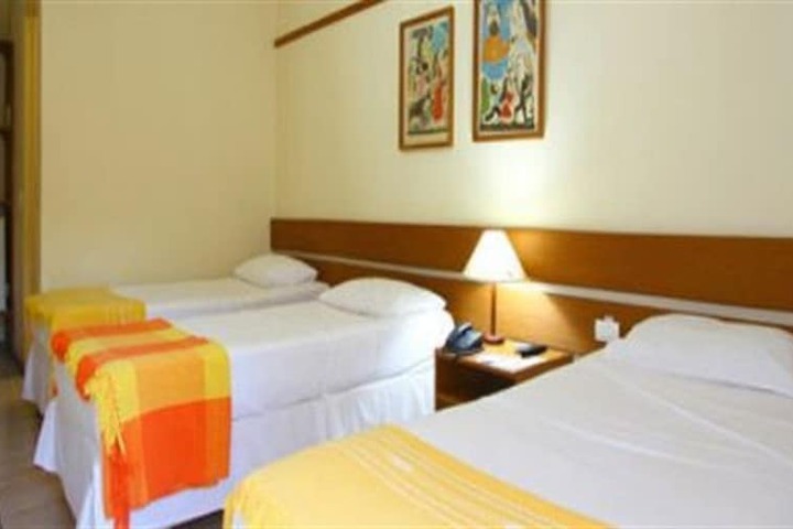 Room 6 of 33