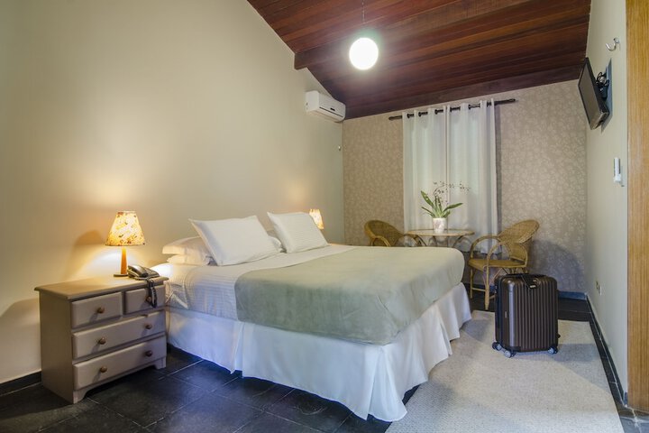 Room 7 of 18