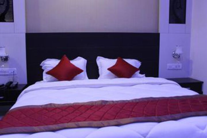 Room 10 of 22