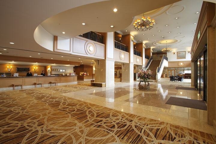 Entrance & Lobby