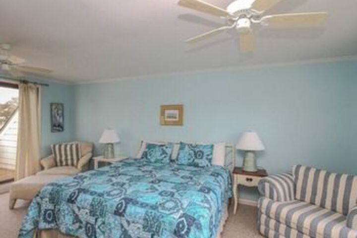Room 11 of 34