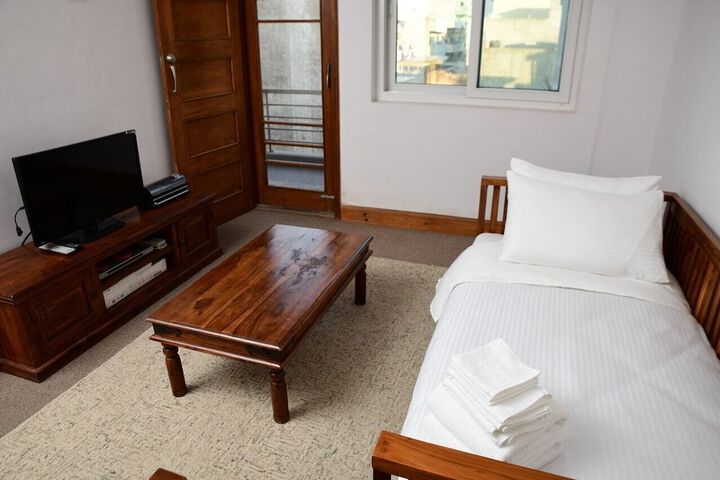 Room 19 of 64