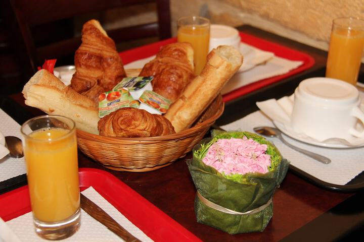 Breakfast area
