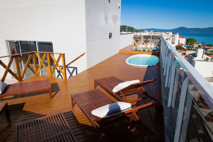 Hotel Pool