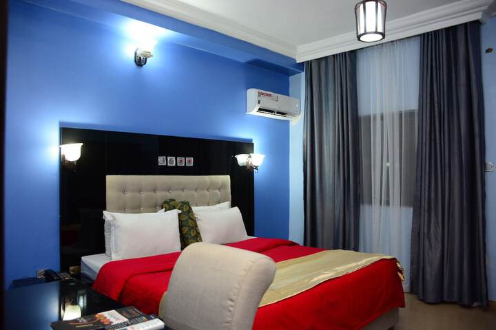 Room 7 of 13