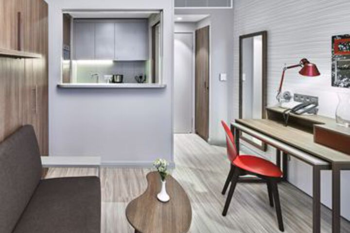 Hotel Suite Photo