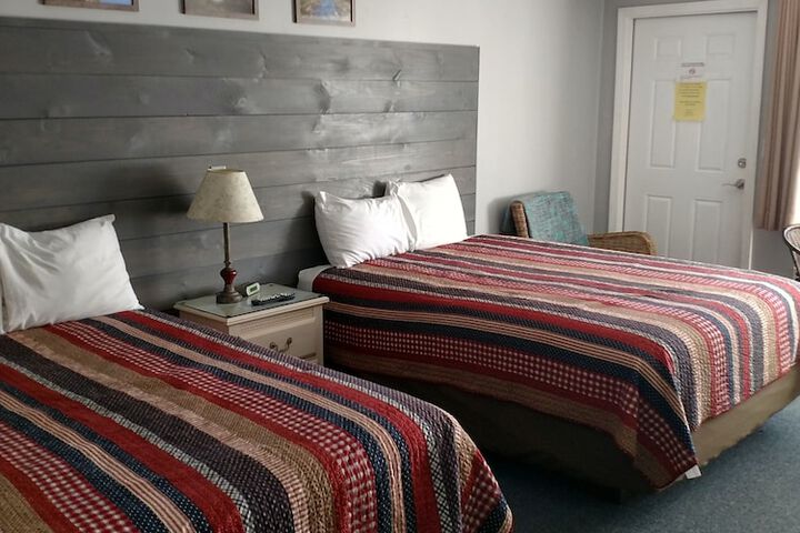 Room 4 of 43
