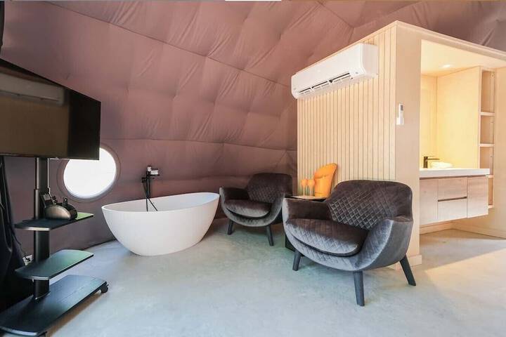 Room 10 of 53