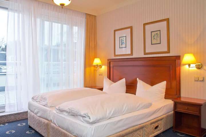 Room 4 of 41