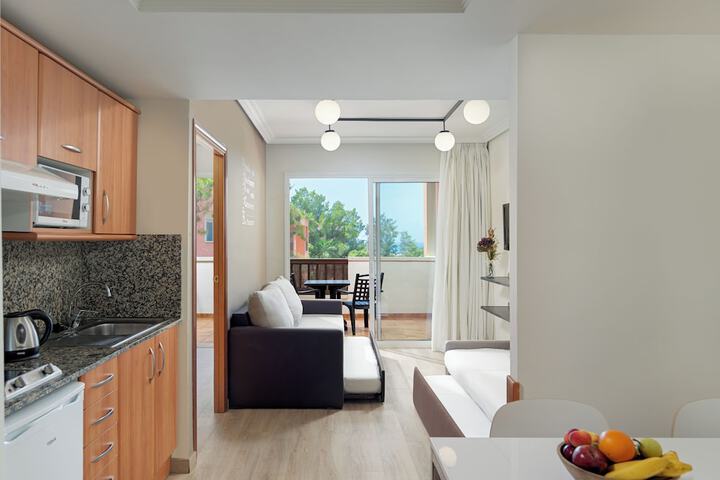 Private kitchenette