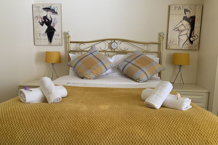 Room 3 of 16