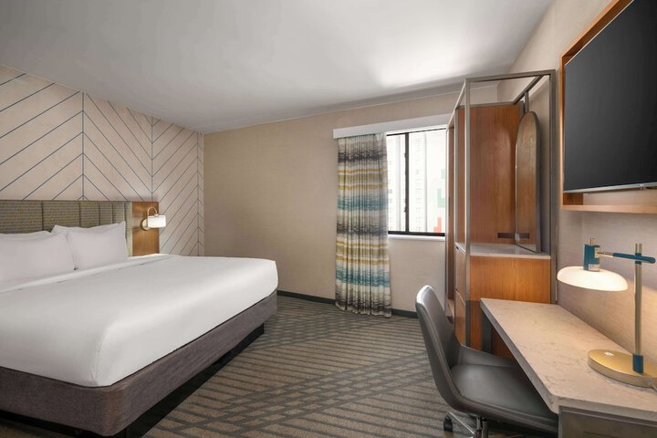 Room 16 of 30