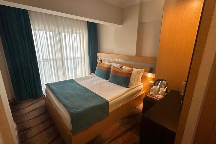 Room 20 of 65