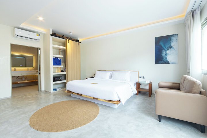 Room 33 of 218