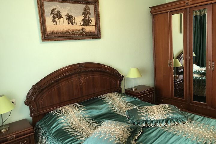Room 8 of 32