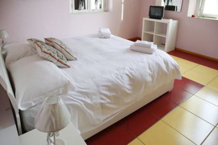 Room 17 of 37