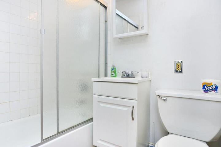 Photo of Cozy Studio Upper East Side New York