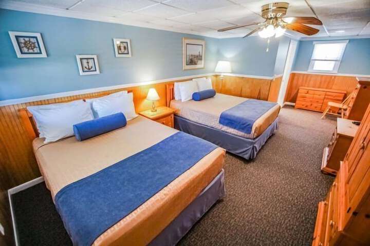 Room 4 of 18