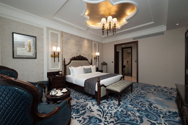 Room 34 of 69