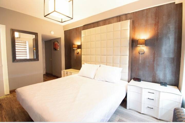 Room 9 of 19