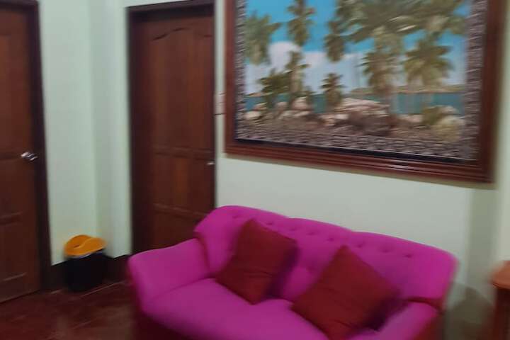 Room 12 of 18