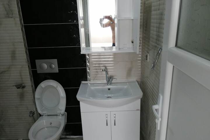 Room 10 of 24