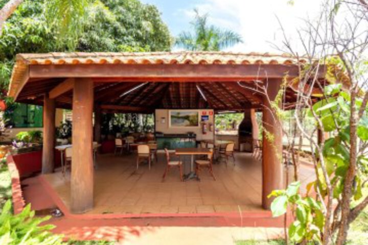 Exterior of Shelton Inn Franca