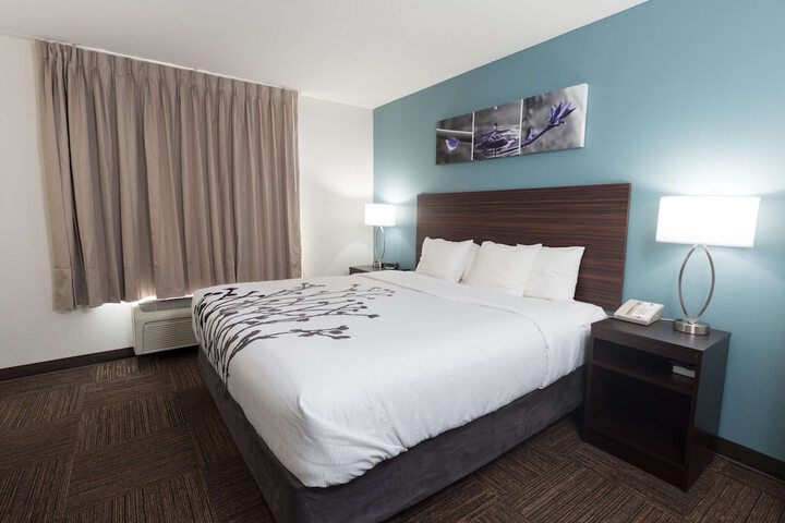 1 King Bed (24 of 28)