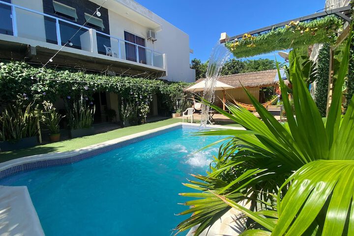 Pool 4 of 8