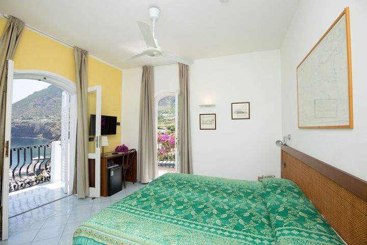 Room 6 of 49