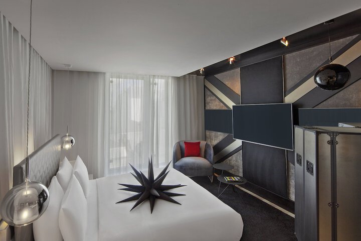 Room 34 of 161