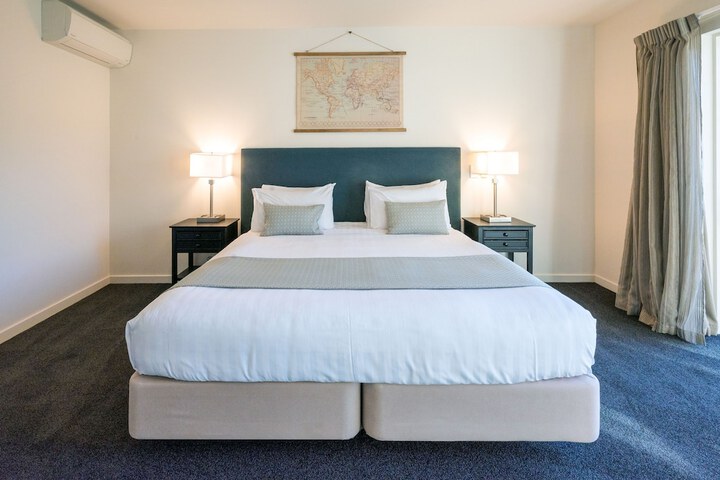 Room 27 of 120