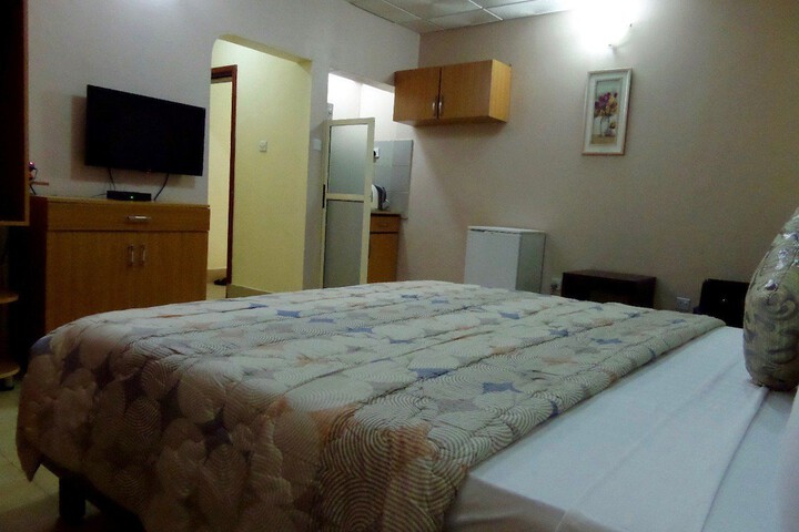 Room 3 of 37