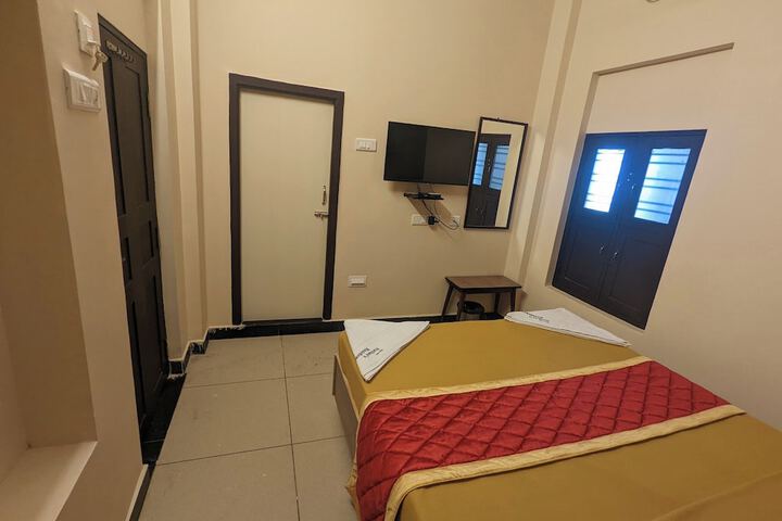Room 6 of 25
