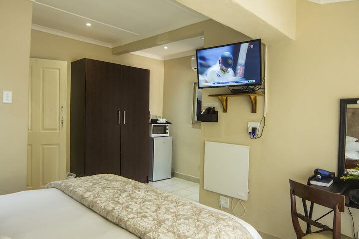 Room 6 of 62