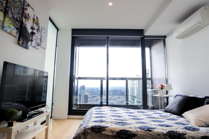 Room 5 of 14