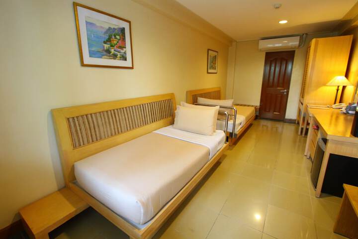 Room 3 of 29